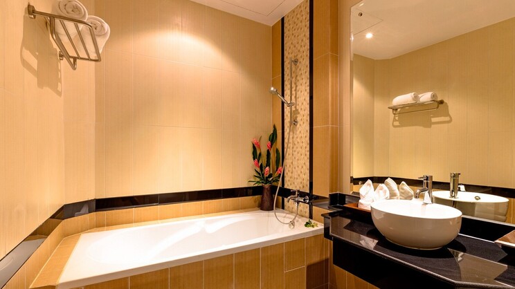 Grand Deluxe Pool View